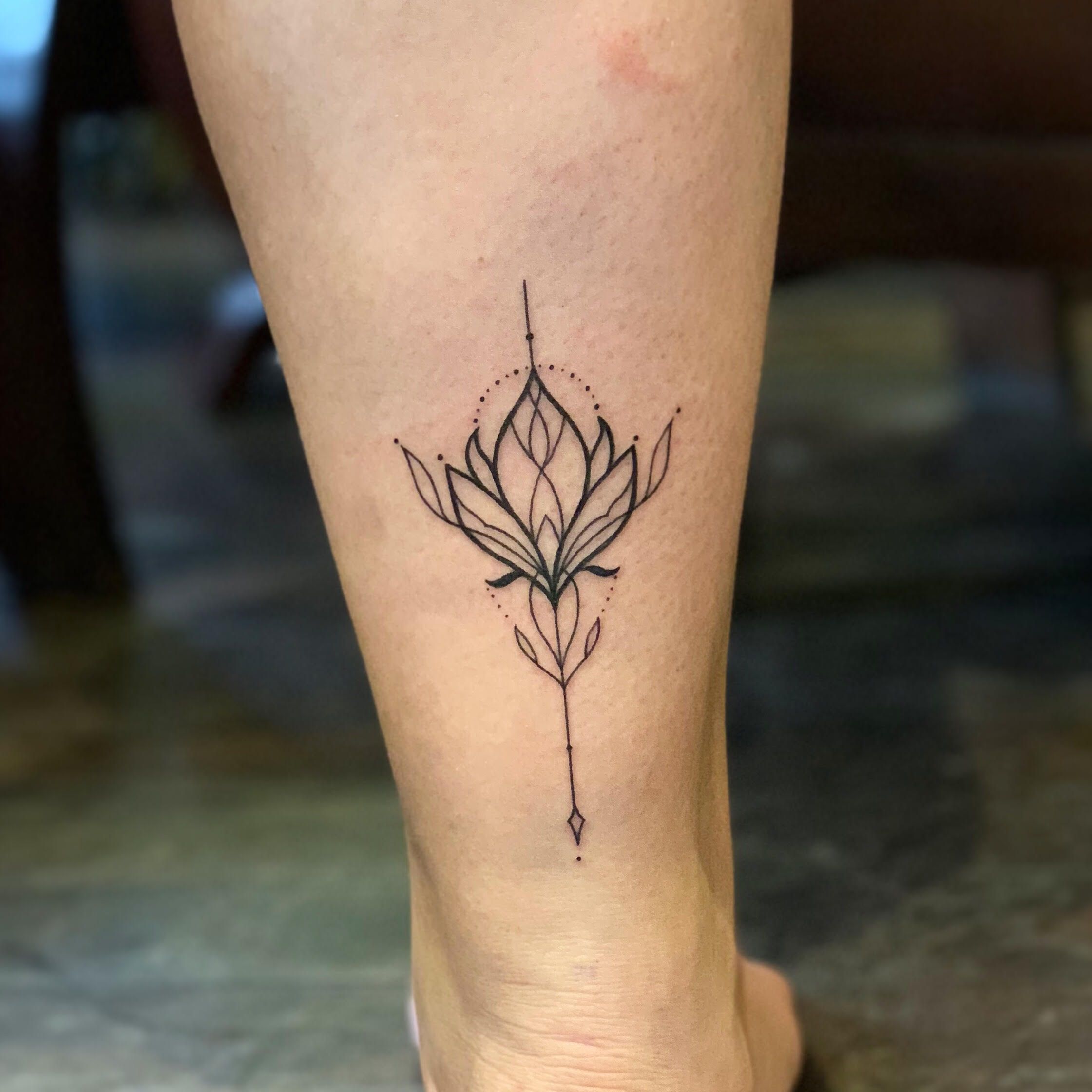 Minimalist Simple Bee Tattoo Wiki Tattoo