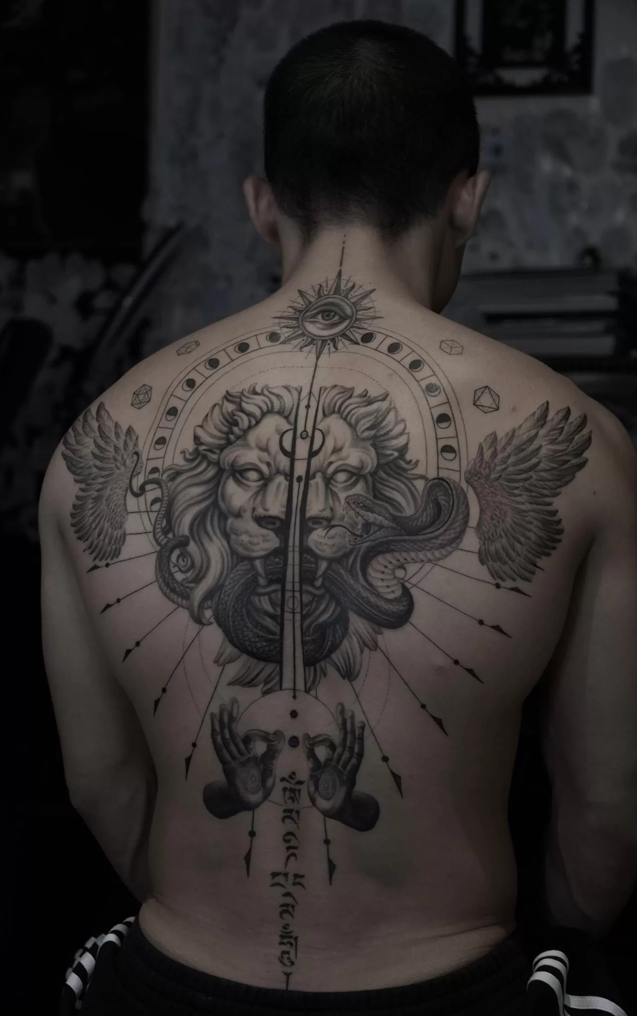 1748008479 Graphic Tattoo Silverant Hanoi Vietnam 23