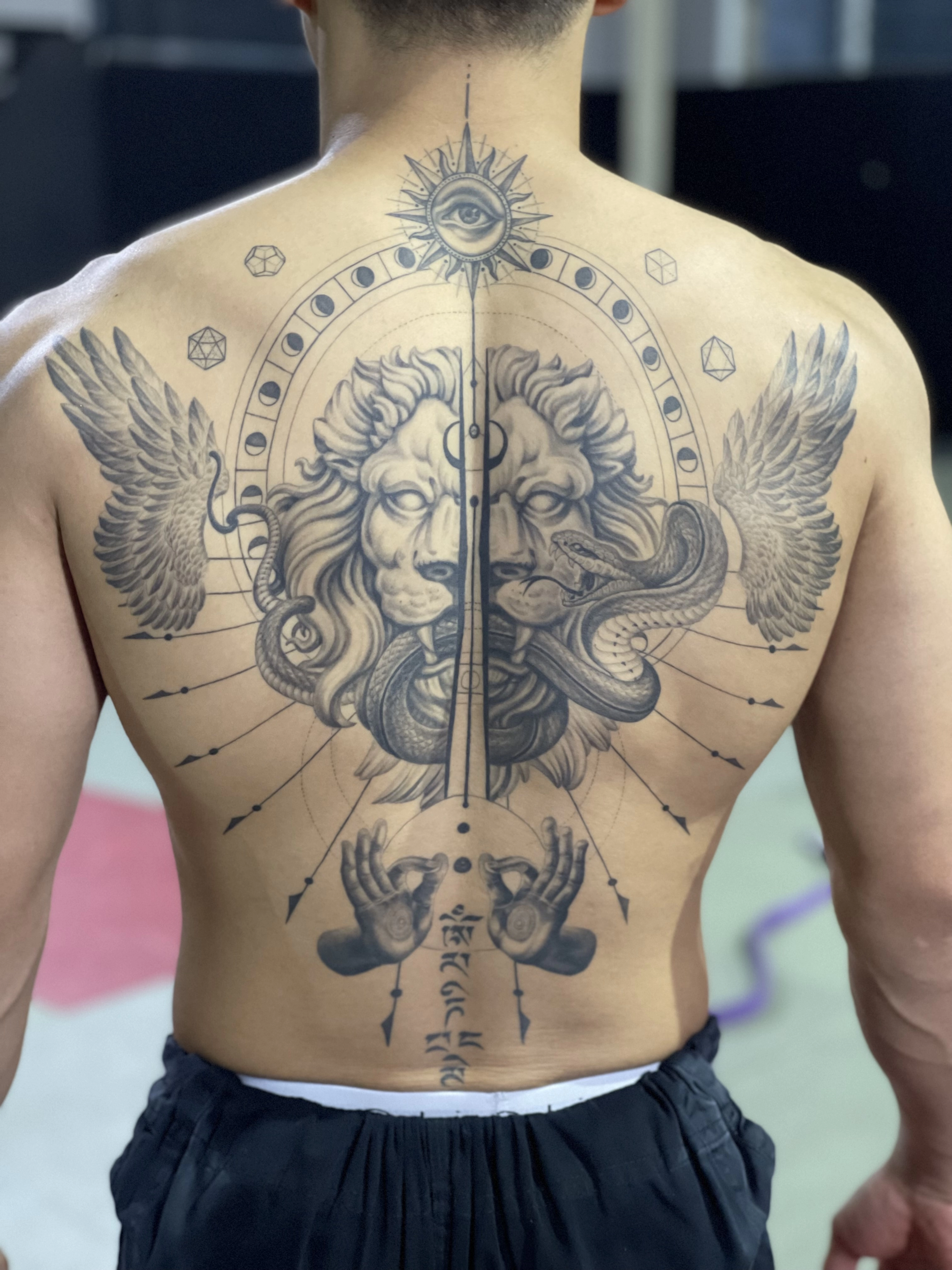1748269594-healed-tattoo-studio-near-me-hanoi-vietnam-silver-ant-21