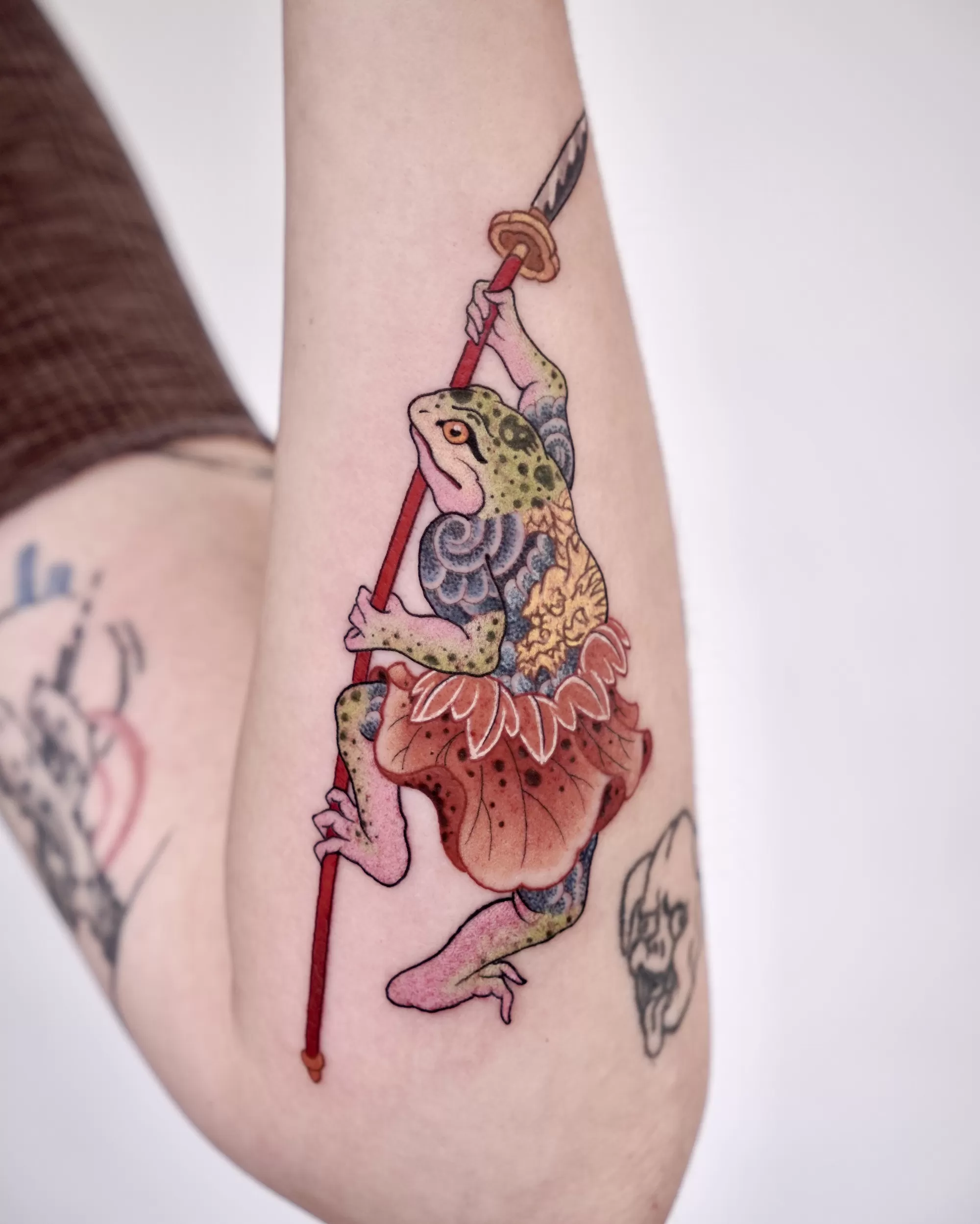 1749799928 Samurai Frog Small Color Tattoo Moji