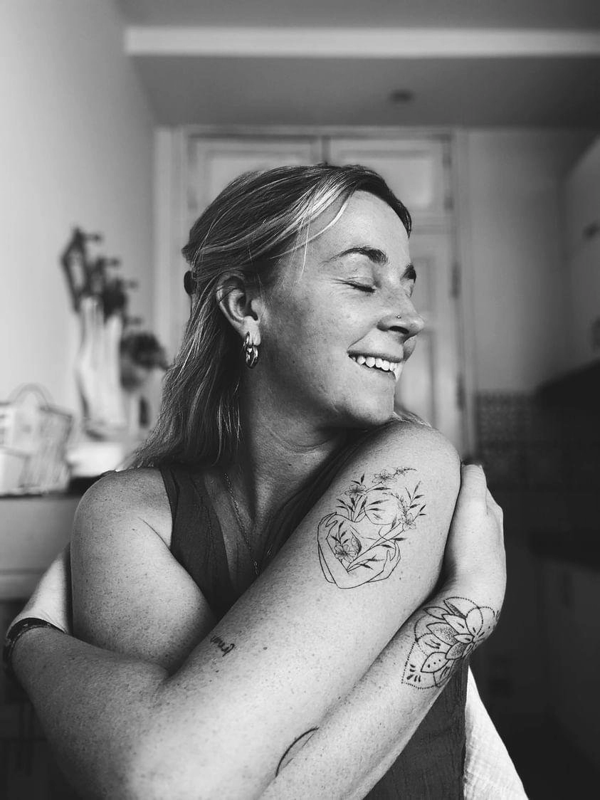 1750643138 Healed Tattoo Minimal Head Flower