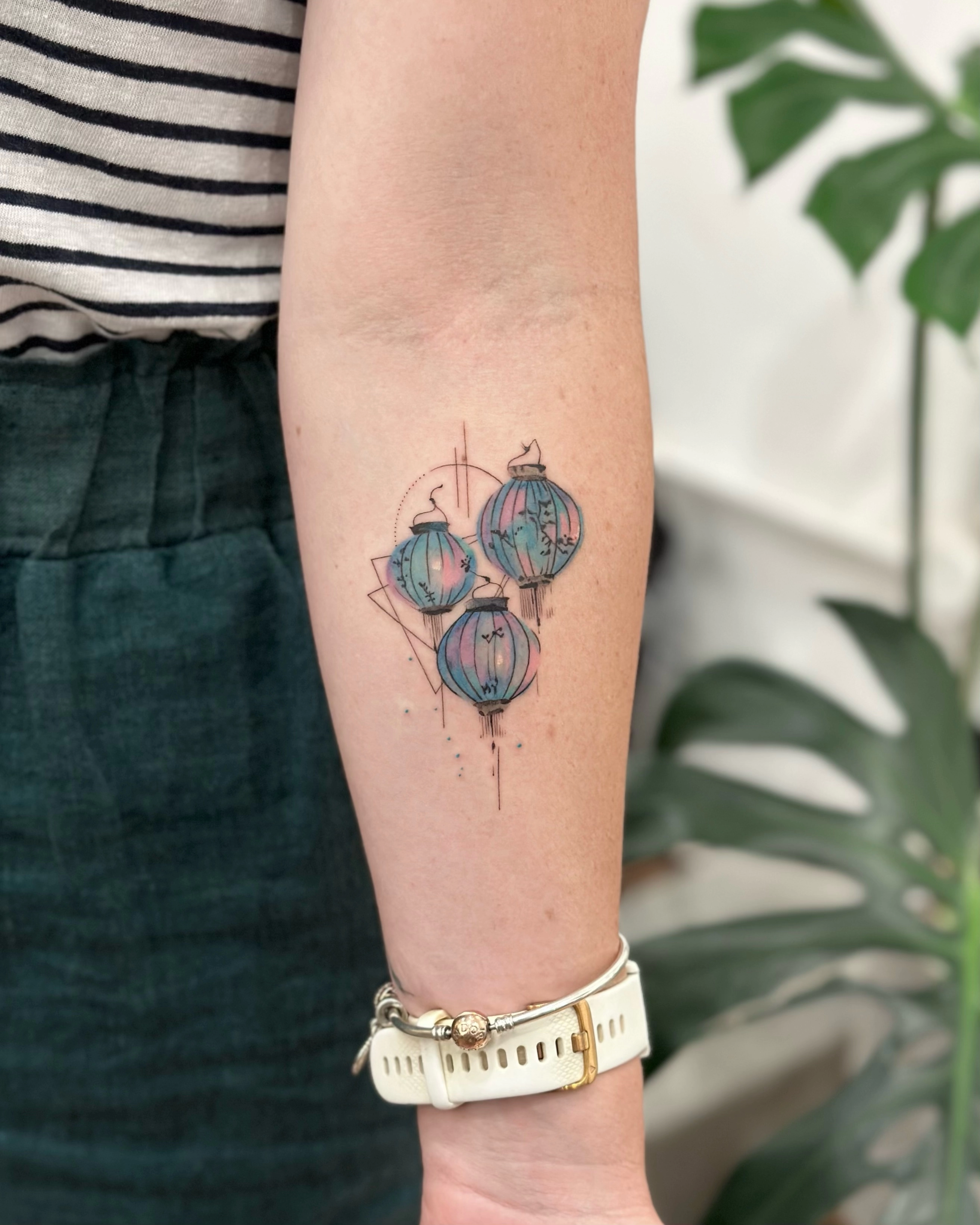 1755649737 Lantern Water Color Tattoo 5
