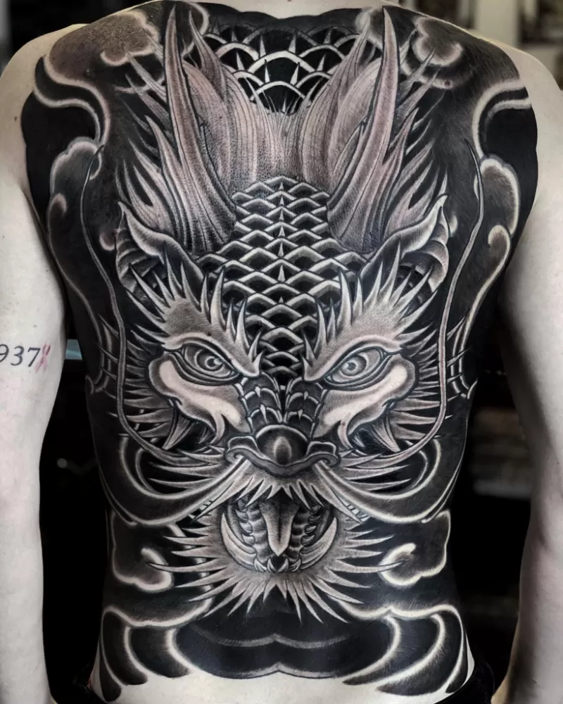 1774434997 Chinese Dragon Back Tattoo